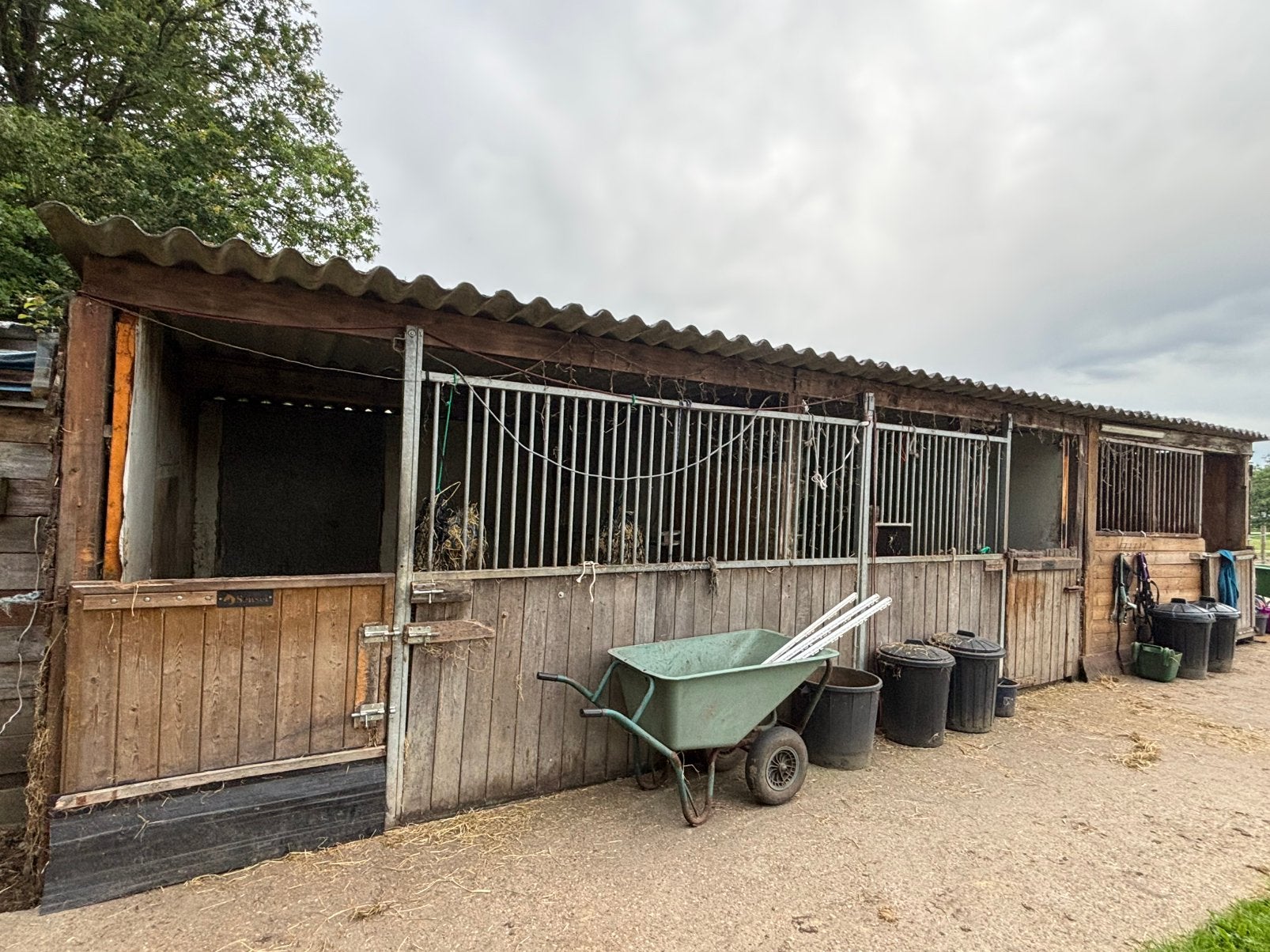 Stal te huur, Animaux & Accessoires, Box & Pâturages, Mise à l'étable, 1 cheval ou poney