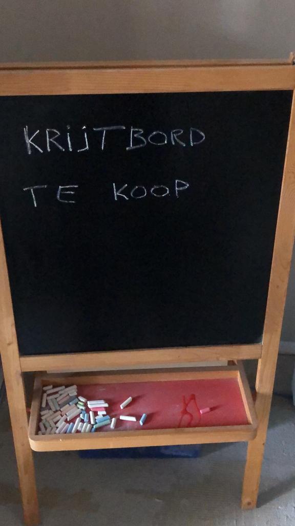 Krijtbord + krijtjes, Divers, Tableaux noirs, Enlèvement, Comme neuf, Tableau noir