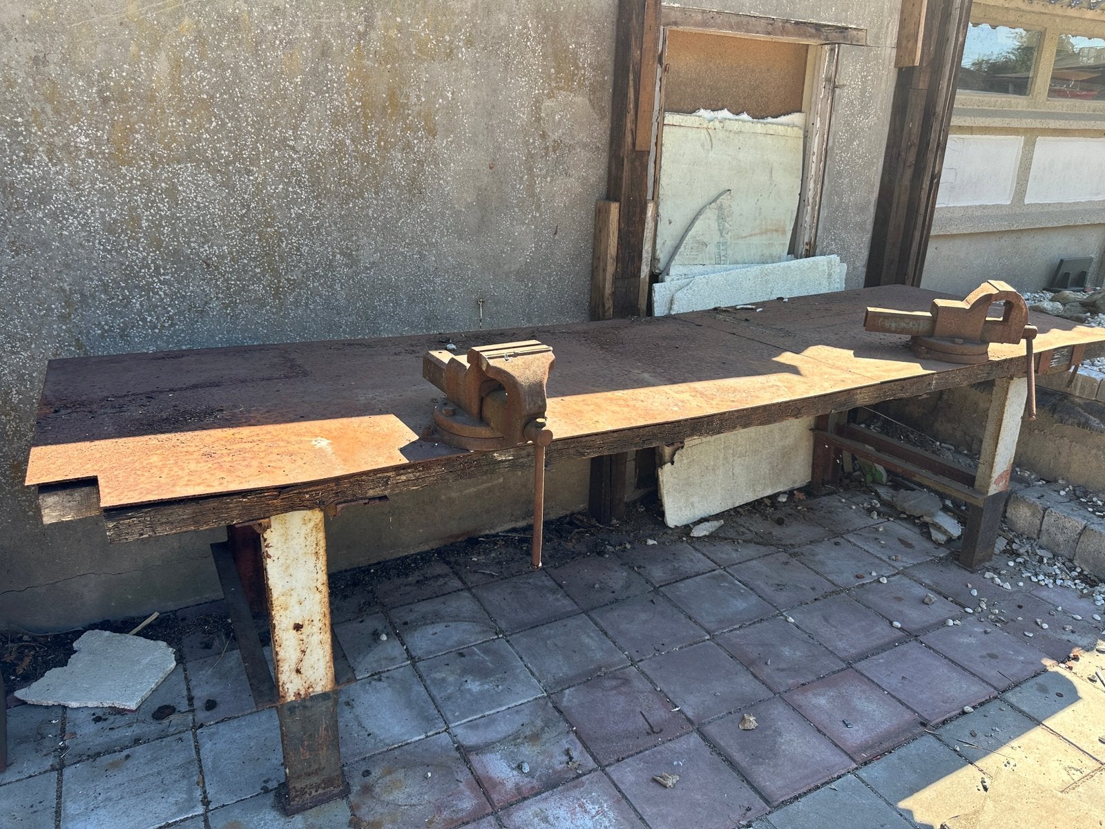 Metalen werkbank met 2 bankschroeven, Doe-het-zelf en Bouw, Ophalen