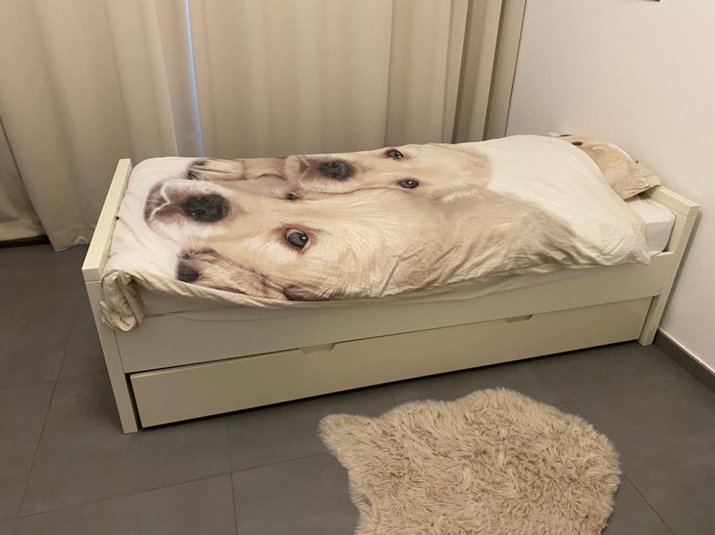 Bed 90x200 met lattenbodem en matras, Ophalen, Zo goed als nieuw, Lattenbodem