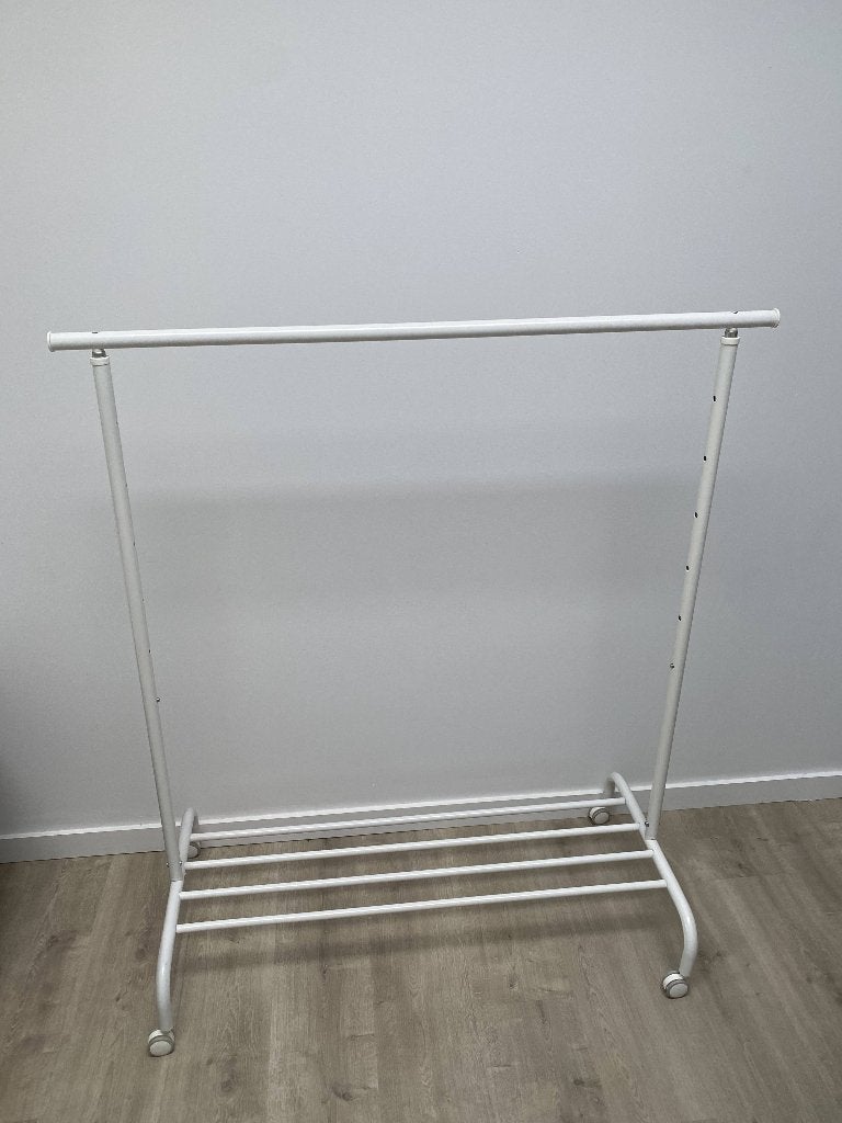Wit kledingrek Rigga Ikea, Vêtements | Femmes, Enlèvement, Avec roues, Comme neuf