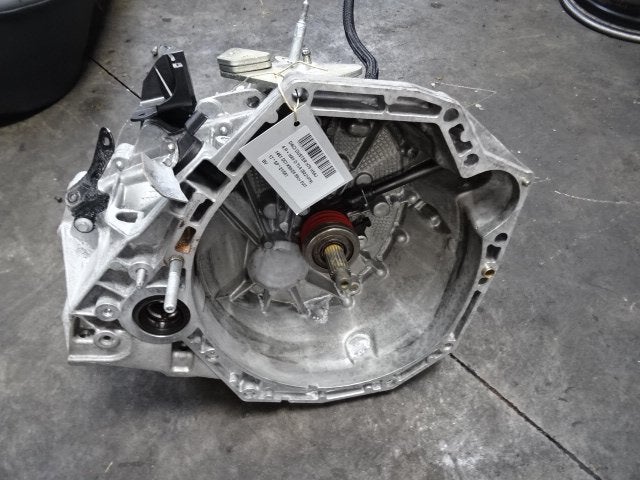 BOITE DE VITESSES Dacia Duster (HS) (TL4075(B221079)), Utilisé, Dacia