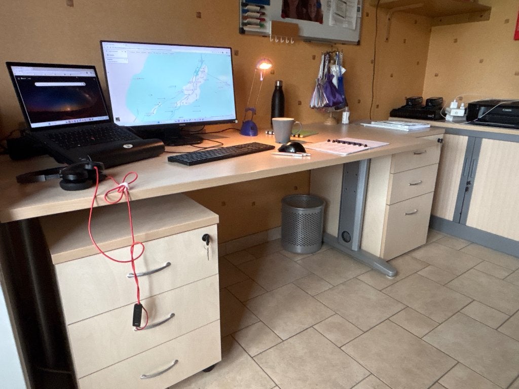 Bureau met ladenblokken, Autres styles, Comme neuf, Enlèvement, Bureau-armoire combiné