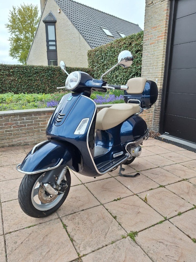 Piaggio Vespa GTS 250 i.e, Motoren, Motoren | Piaggio, Particulier, Scooter, 12 t/m 35 kW, Minimaal motorrijbewijs A2, ABS, Gebruikt