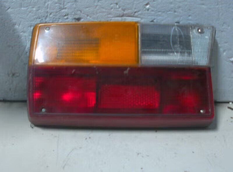 ACHTERLICHT LINKS Saab 99 (01-1972/12-1984), Saab-de-info@saabgroup.com, Enlèvement ou Envoi, Utilisé, Saab Deutschland GmbH