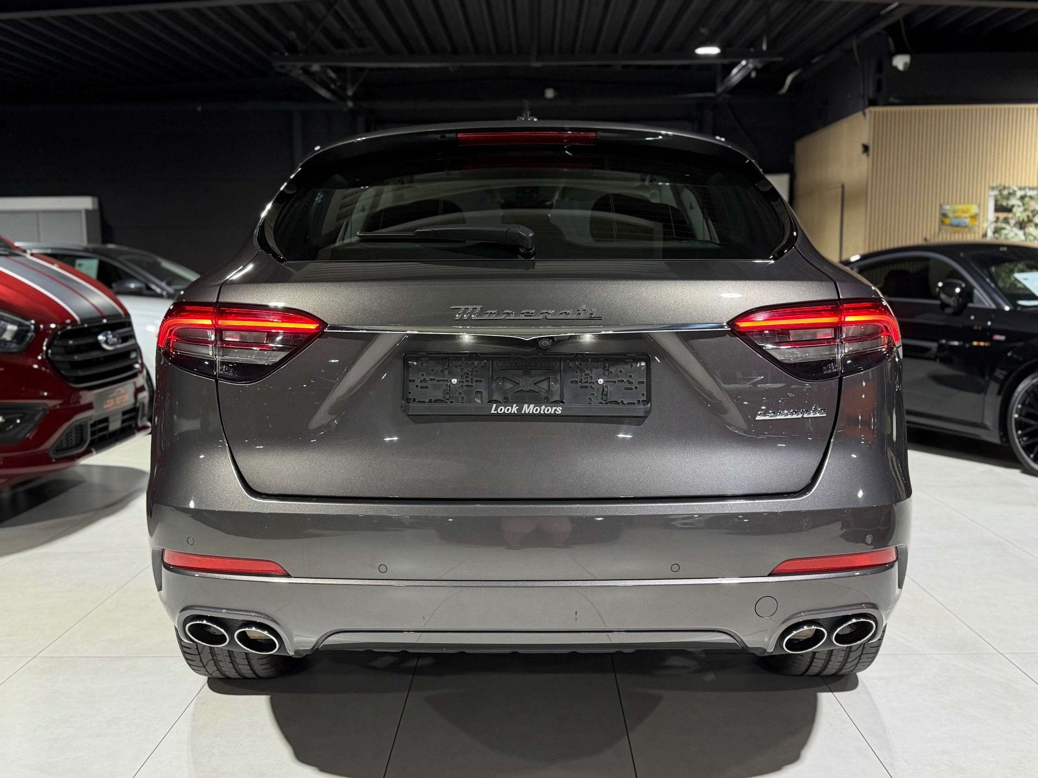 Maserati Levante GT 2.0 L4 mHEV 330CV SUSPENSION CARBONE CUI, Automaat, Leder, Bedrijf, 5 zetels