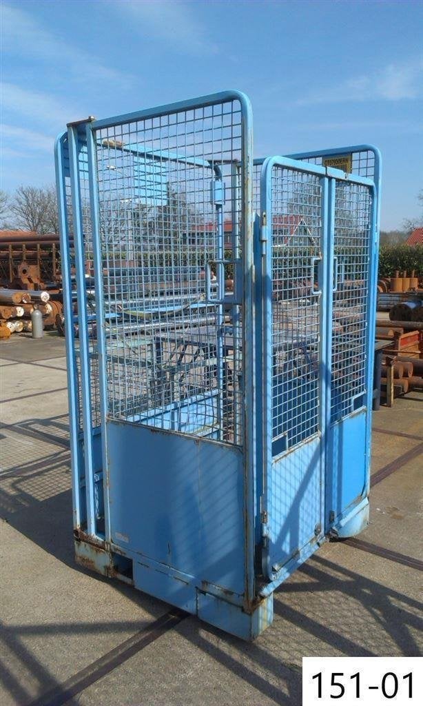 1439. Gaasbox / gaascontainer / krat / box / rolcontainer, Ophalen