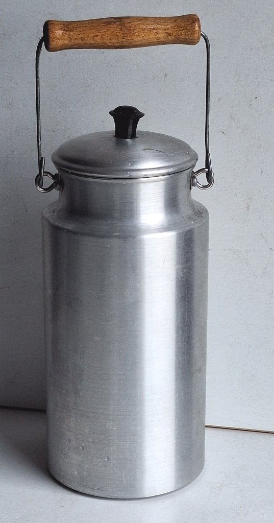 Jolie ancienne petite cruche à lait alu parfait état, Enlèvement ou Envoi