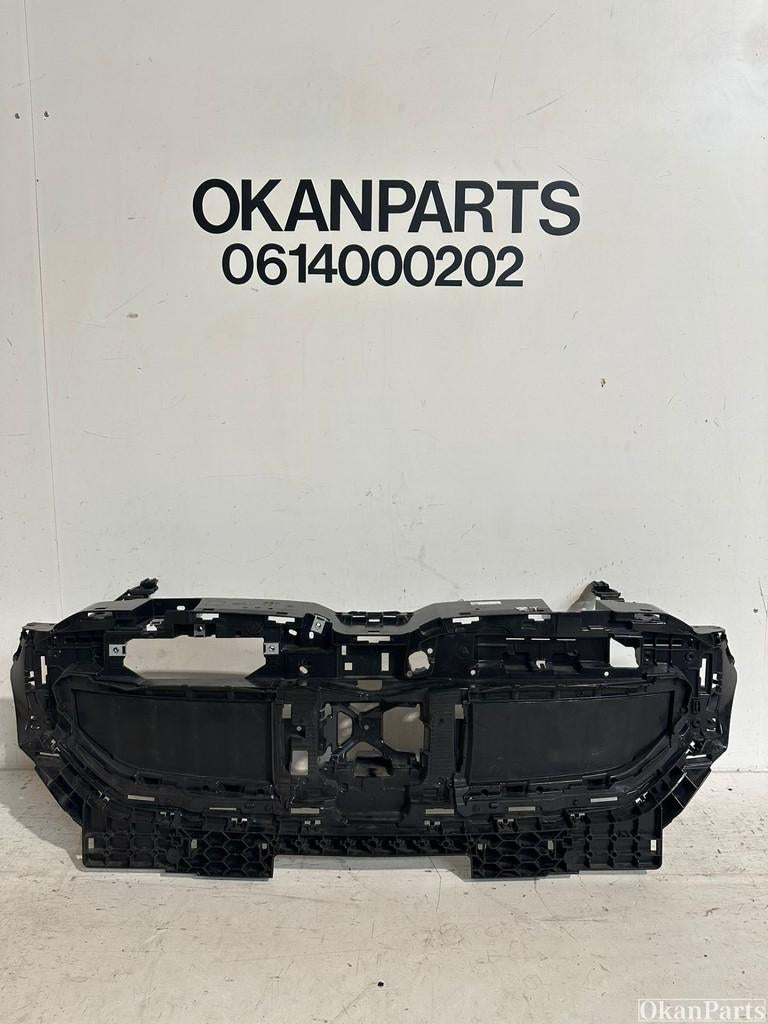Support de calandre BMW i5 G60 5A1D079, Info@fabrikant.eu, Fabrikant BV, Fabrikantstraat 1
1000 AA  Amsterdam, NL, Utilisé