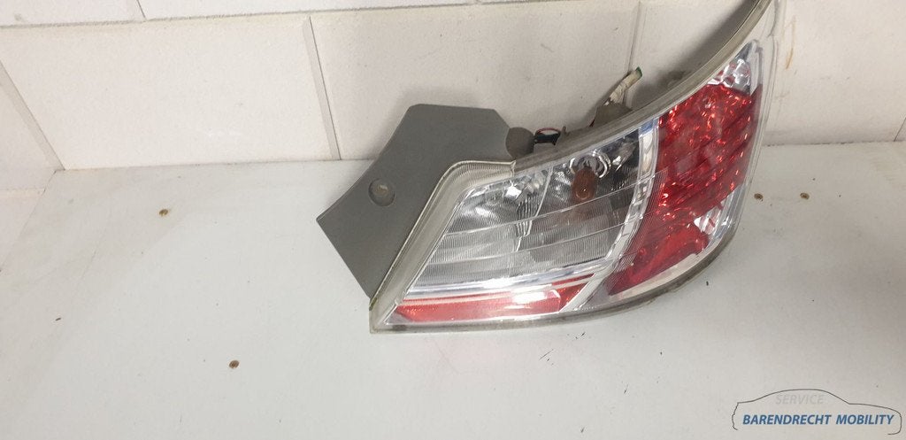 Daihatsu Materia Feu arri re c t passager droit original 220, Autos : Pièces & Accessoires, Éclairage, Daihatsu, Utilisé