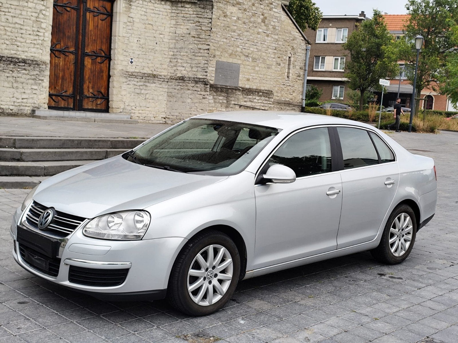 VW Jetta 1.6 ess. - 2007 - 170.000 km - Airco - 1er Proprio, Autos, Volkswagen, Argent ou Gris, 4 portes, Boîte manuelle, Rétroviseurs électriques