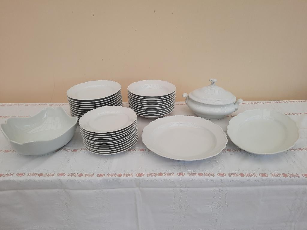 Service de table Hutschenreuther 1814, Antiquités & Art, Antiquités | Porcelaine, Enlèvement