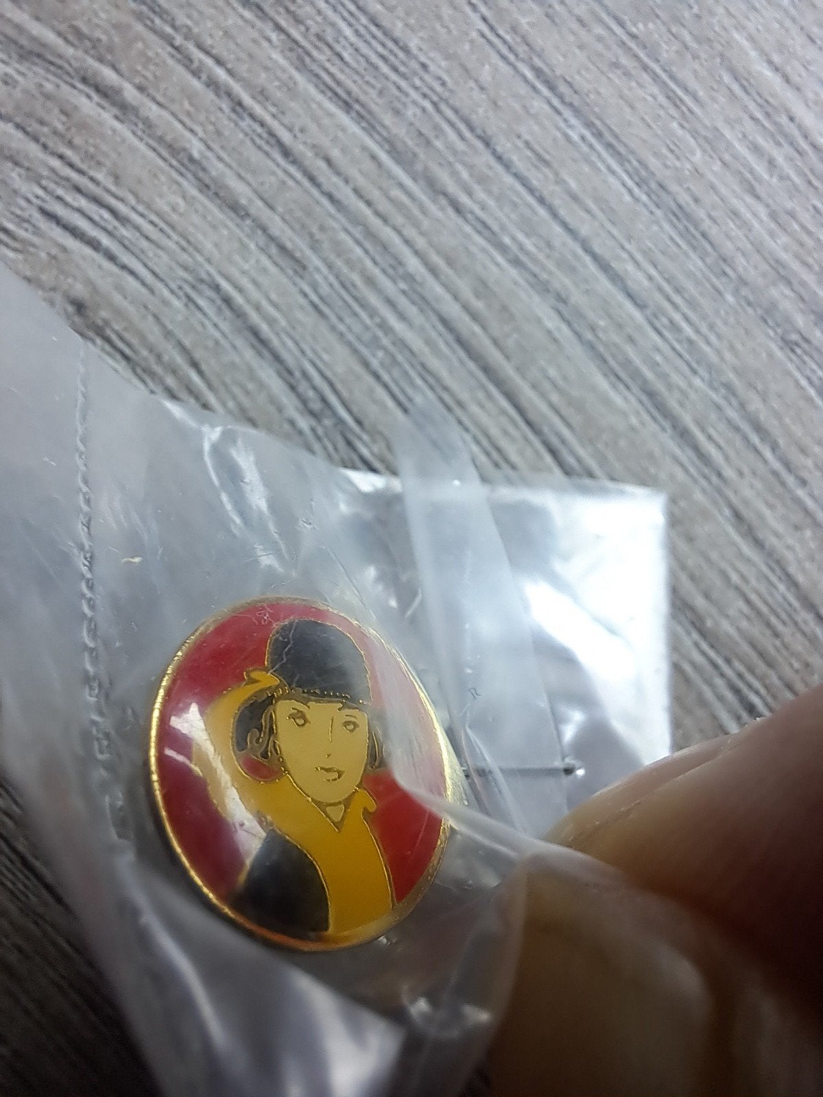 Pins  Cigarette Belga, Enlèvement