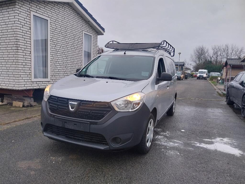 Dacia dokker lichte vracht, Autos, Camionnettes & Utilitaires, Dacia, Argent ou Gris, Euro 6, 2 places