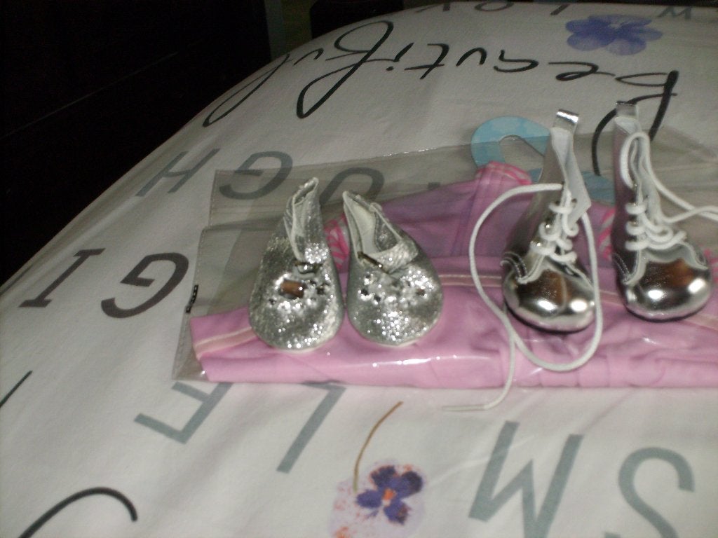 a vendre jouet poupée, Enfants & Bébés, Jouets | Poupées, Enlèvement ou Envoi, Neuf, Autres types