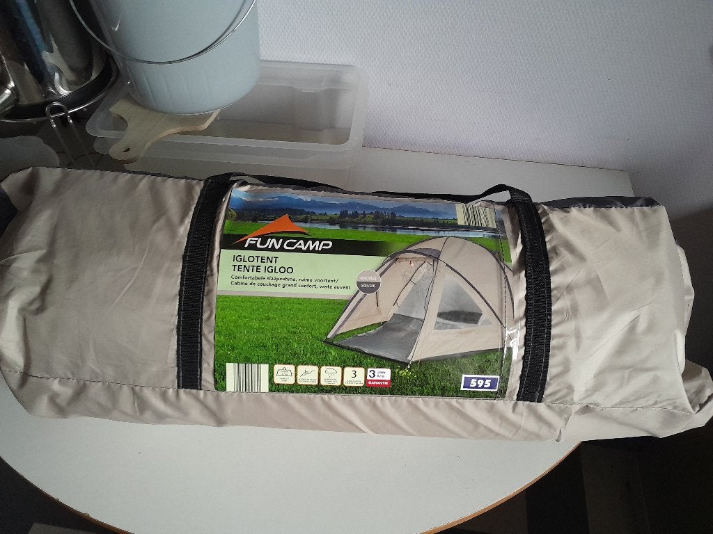 Iglotent, Caravans en Kamperen, Ophalen, Zo goed als nieuw, Tot en met 3