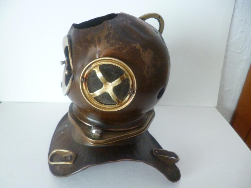 Oude decoratieve duikhelm., Antiek en Kunst, Ophalen of Verzenden, Koper
