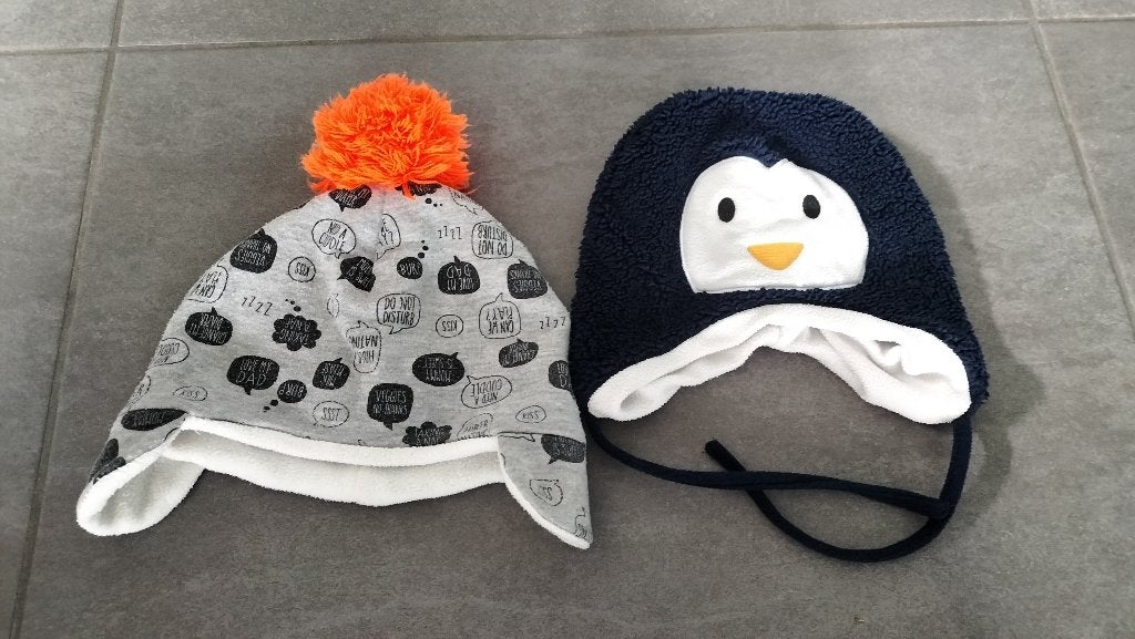 Mutsen (pinguïn & pompon), Enfants & Bébés, Vêtements enfant | Bonnets, Écharpes & Gants, Garçon, 110 à 116, Comme neuf, Enlèvement