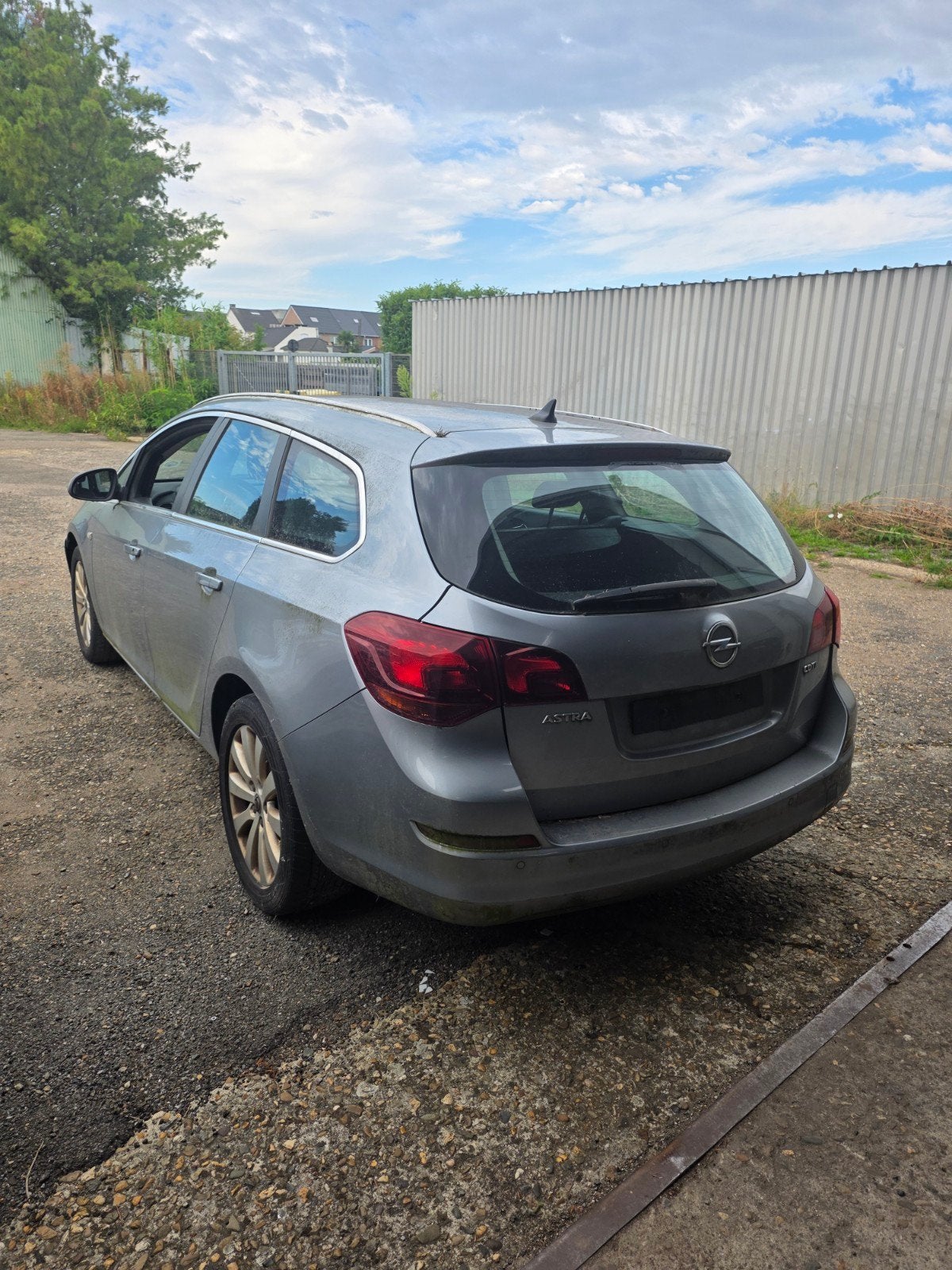 Opel Astra Sports Tourer 1.7 Cdti  injectors schade, Auto's, Voorwielaandrijving, Euro 5, Stof, Zwart