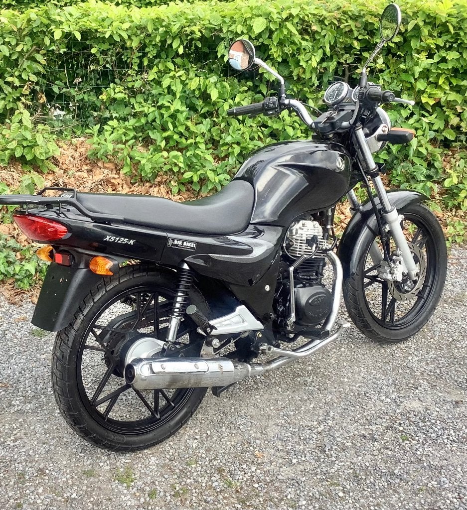 Motorfiets 125 cc mooie staat 8000 km