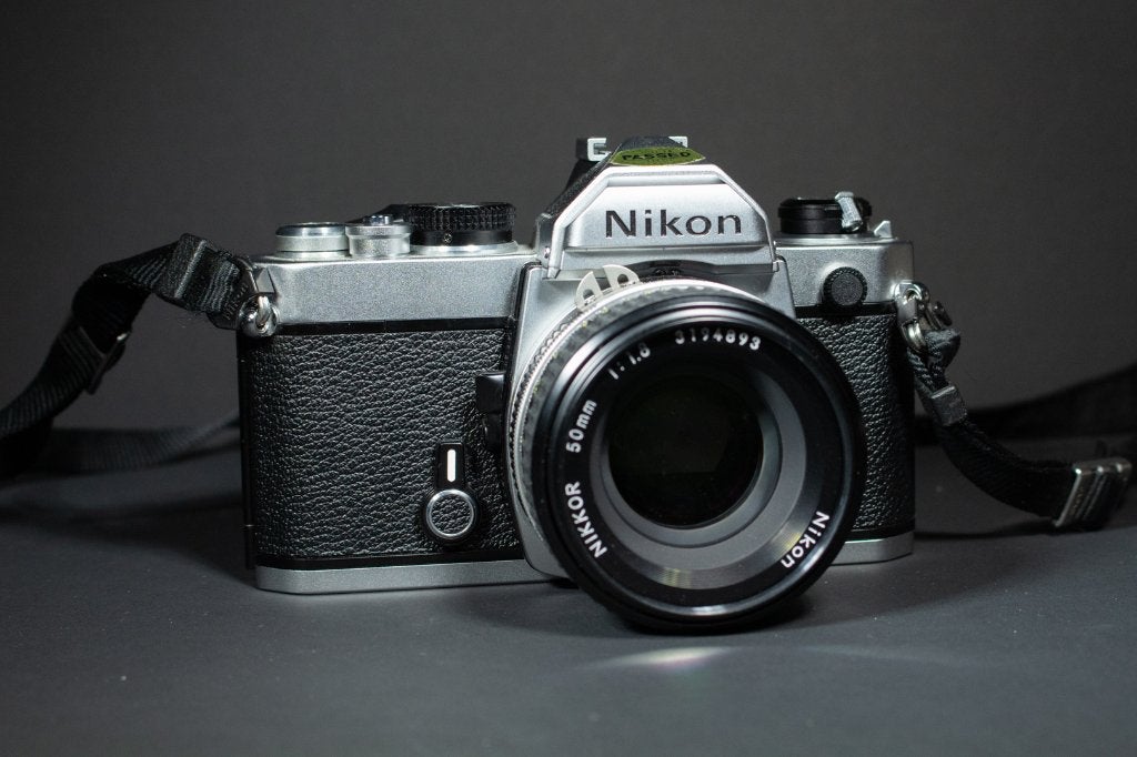 Etudiant photo Nikon fm +nikkor 50mmf1.8, Enlèvement, Comme neuf, Reflex miroir, Nikon