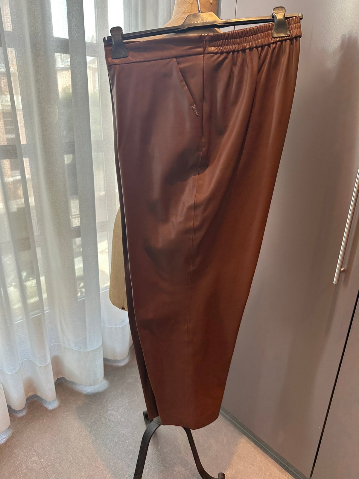 Pantalon en cuir écologique Cognac, XANDRES GOLD, taille 48, Enlèvement ou Envoi, Neuf, Brun, Pantalon ou Jeans