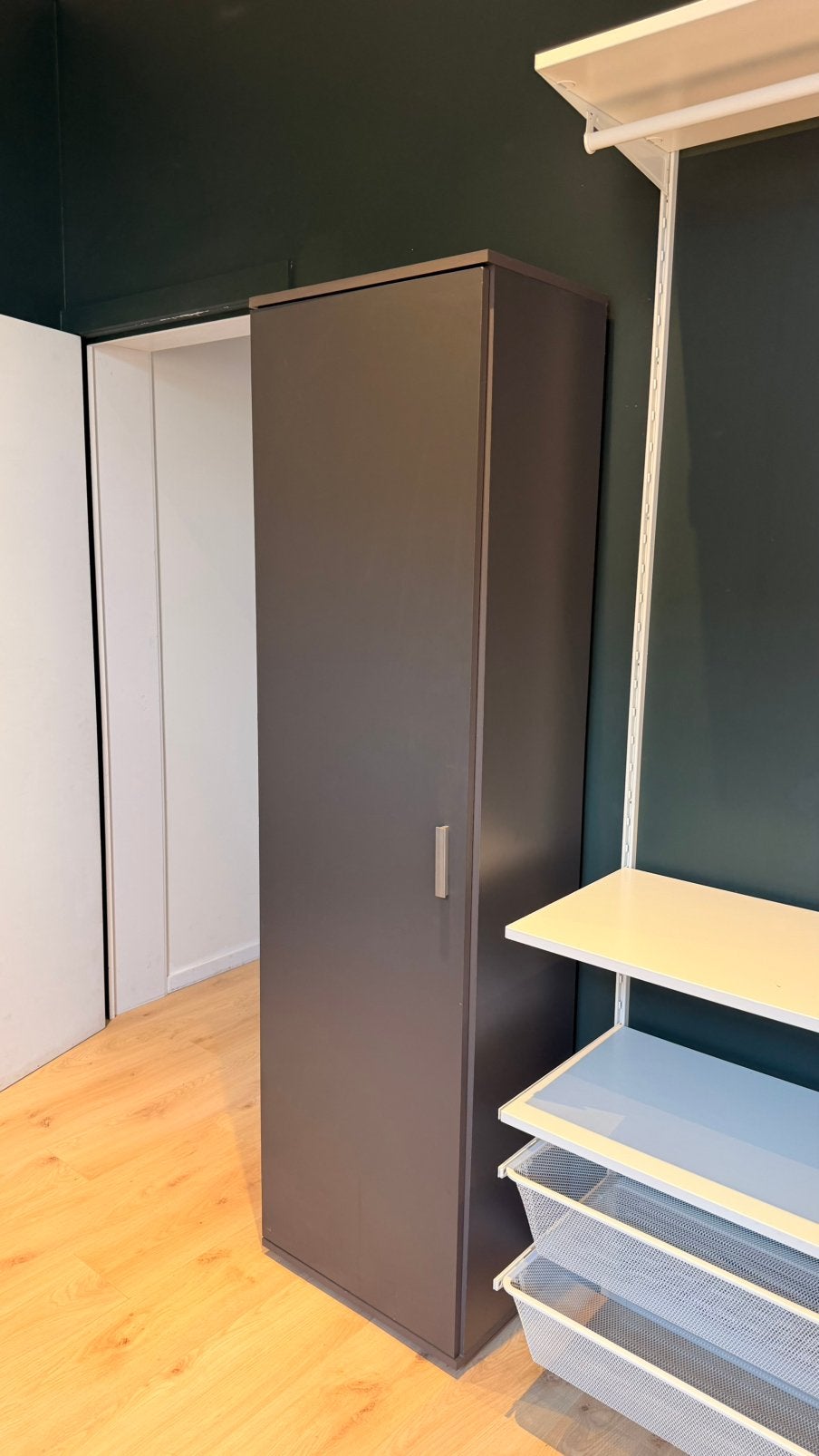 Klerenkast, Enlèvement, Comme neuf