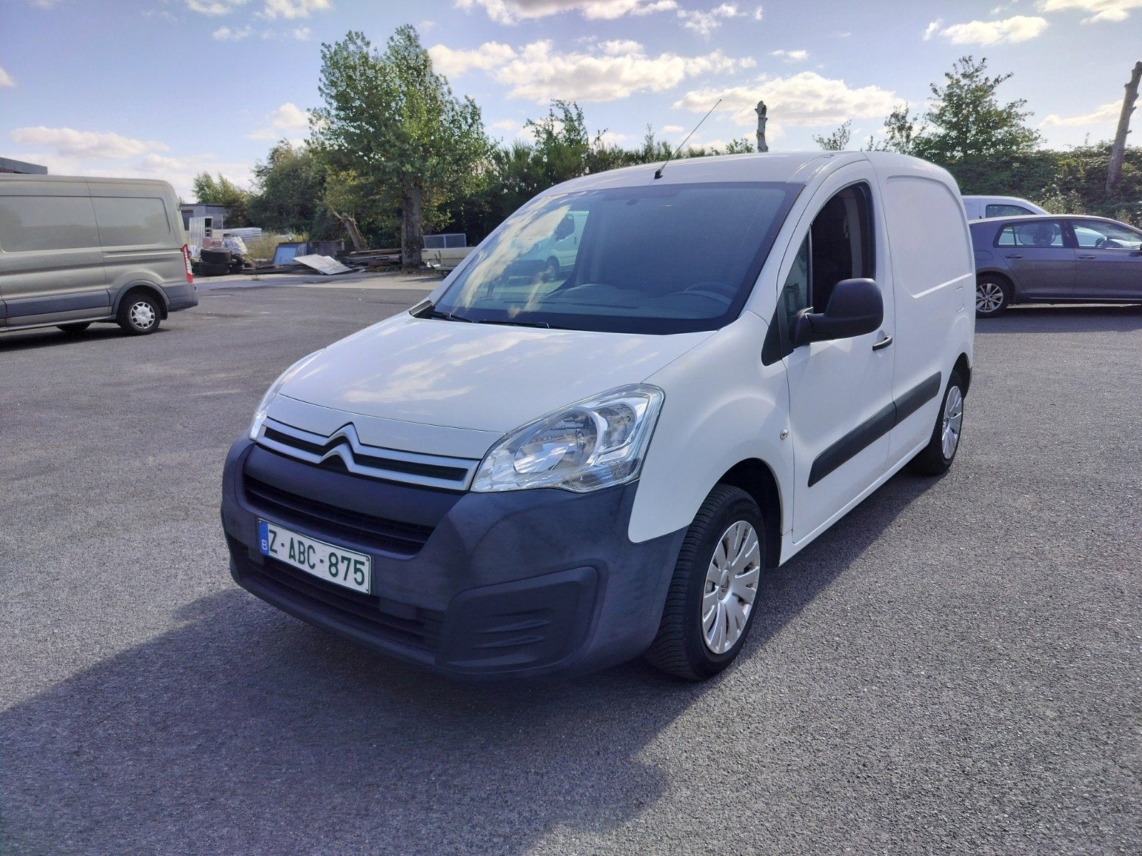 BERLINGO 2017 124K KMS • HANDELAAR/EXPORT, Auto's, Bestelwagens en Lichte vracht, Stof, Citroën, 1600 cc, Handgeschakeld