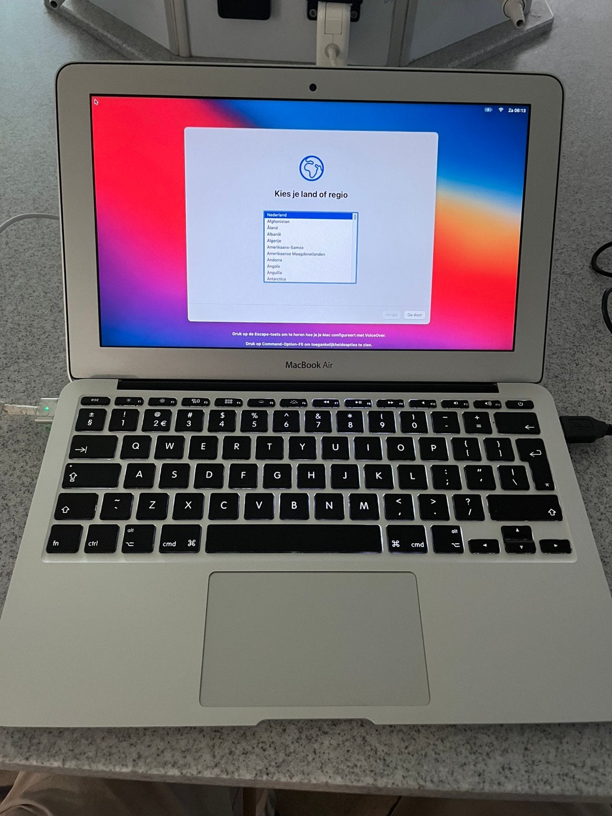 Macbook Air 11 inch, compact, licht, snel, Computers en Software, Gebruikt, 2 tot 3 Ghz, Qwerty, 11 inch