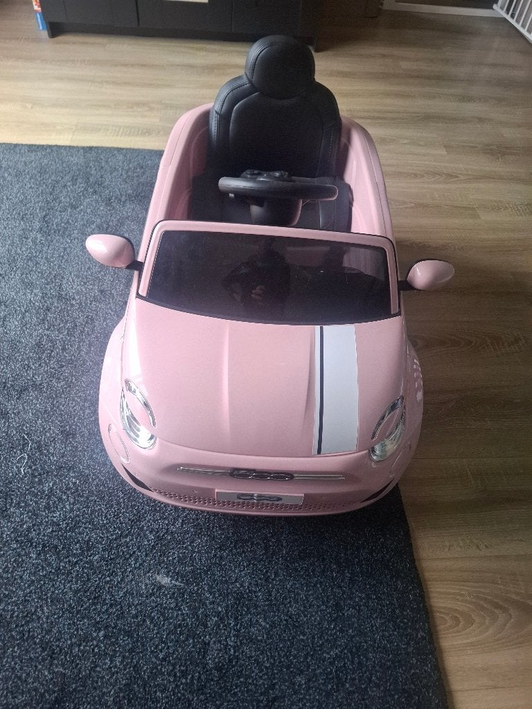 Elektrische roze fiat kinderauto, Gebruikt