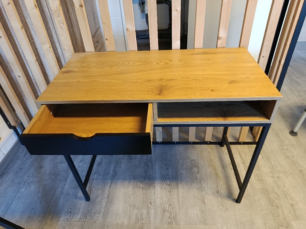 Joli bureau, Ophalen, Zo goed als nieuw, Jysk