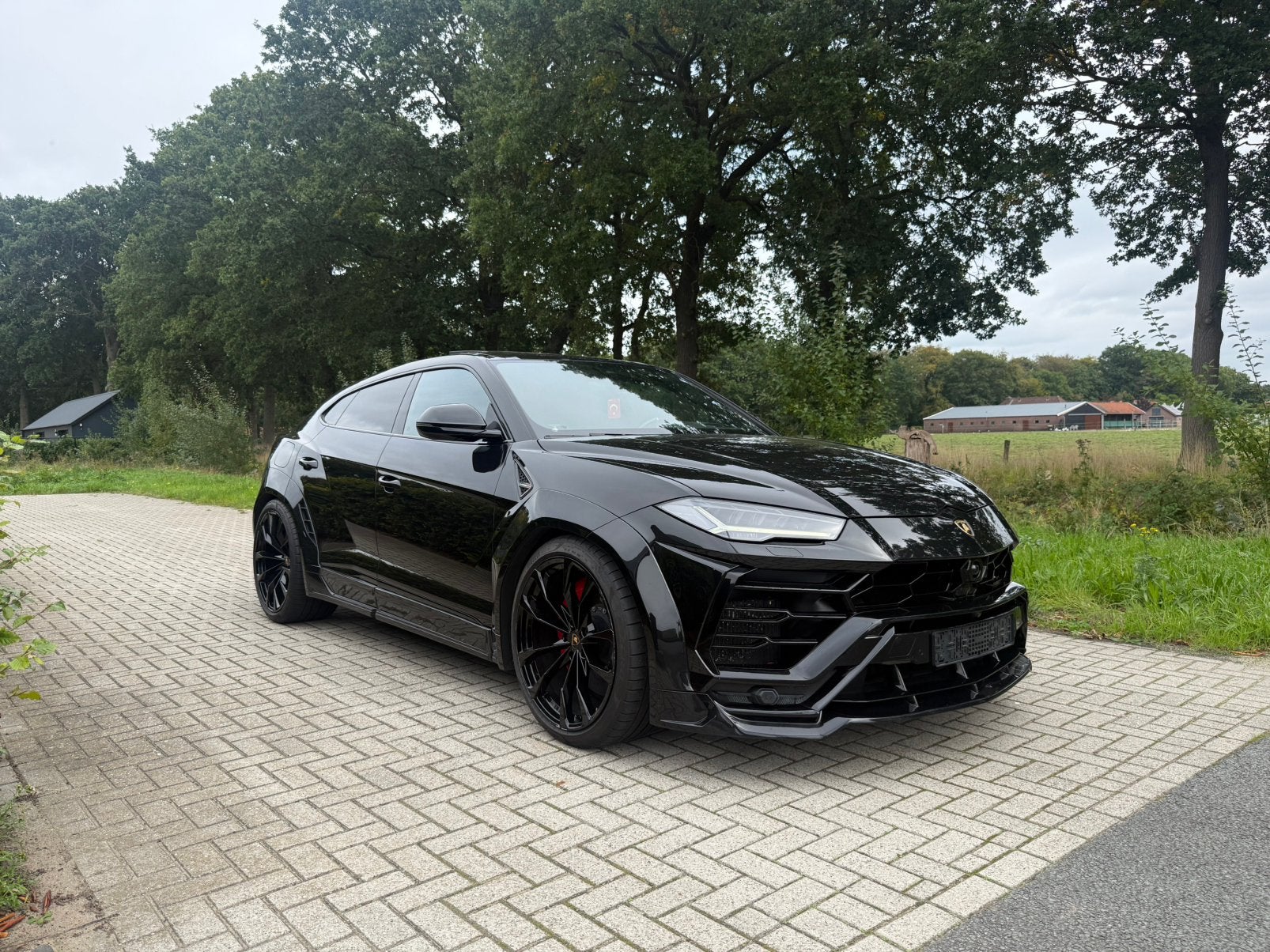 Lamborghini Urus 4.0 Novitec Wide Body, Auto's, Automaat, Dealer onderhouden, Urus, Zwart
