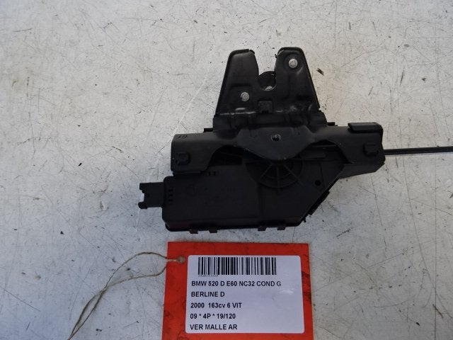 SERRURE COFFRE BMW 5 serie (E60) (12-2001/03-2010), Utilisé, BMW, Haillon arrière