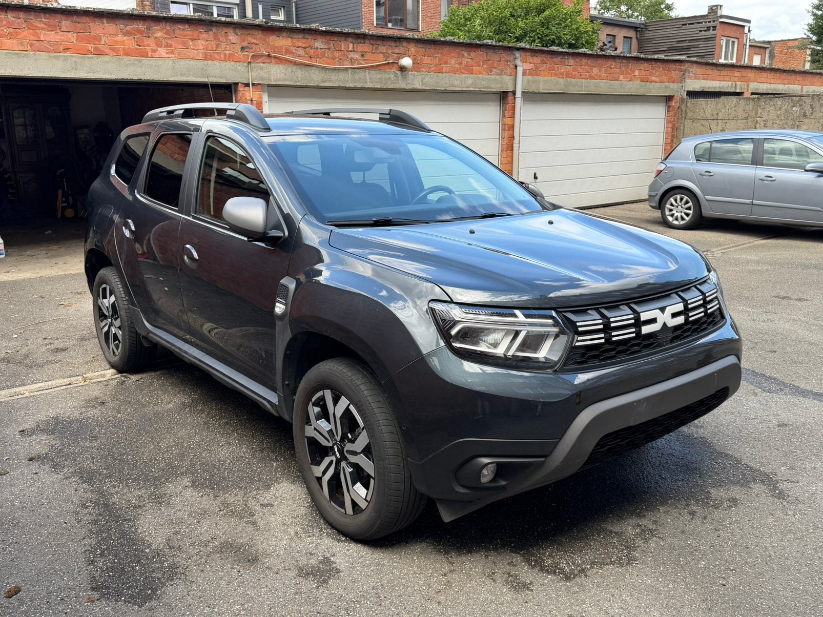 Dacia Duster 1.3 TCe 150 Journey van 2/2024, Auto's, Dacia, Automaat, Stof, Duster, Zwart