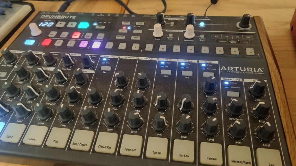 Arturia Drumbrute, Enlèvement