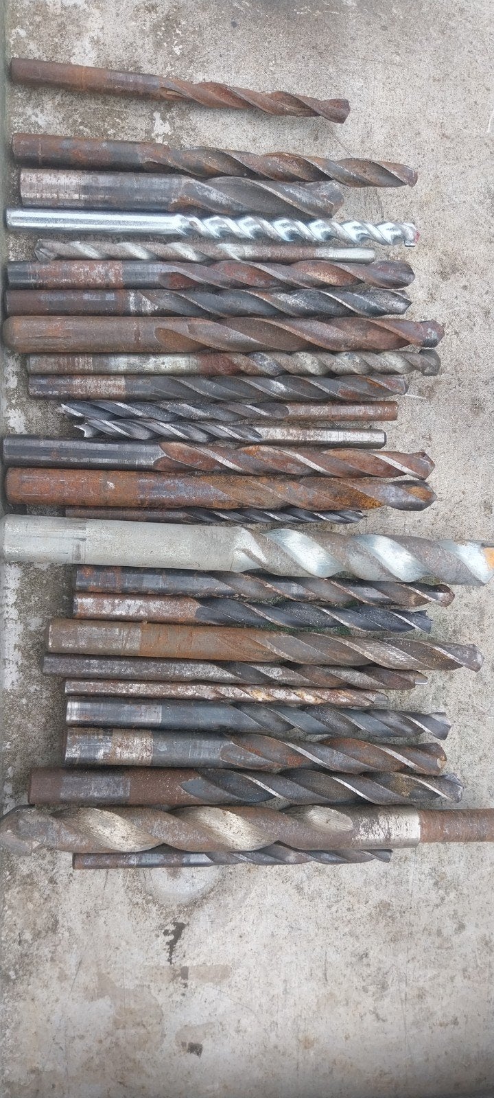 mèches, forets, embouts, chevilles, Bricolage & Construction, Enlèvement, Comme neuf, Moins de 50 mm, Chevilles