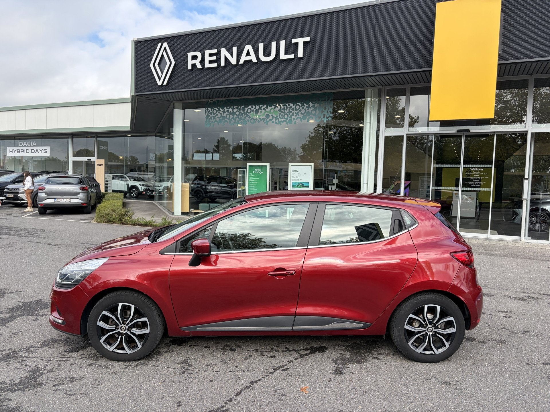 Renault Clio 0.9 TCe Limited, Autos, Rouge, Achat, Euro 6, Entreprise
