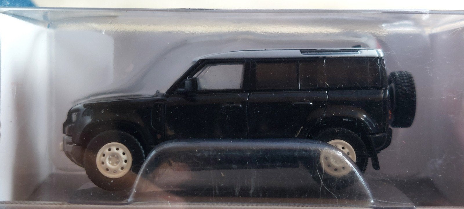 H0LK 0724 LANDROVER DEFENDER 110 1/87, Verzenden