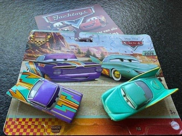 Disney Pixar Cars Ramone & Flo Race to celebrate, Kinderen en Baby's, Speelgoed |Speelgoedvoertuigen, Ophalen of Verzenden, Nieuw
