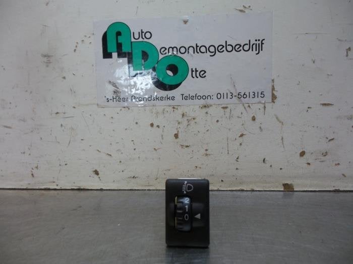 Commutateur phare hauteur réglable d'un Suzuki Alto (Alto 0, -, 3 mois de garantie, Utilisé, -