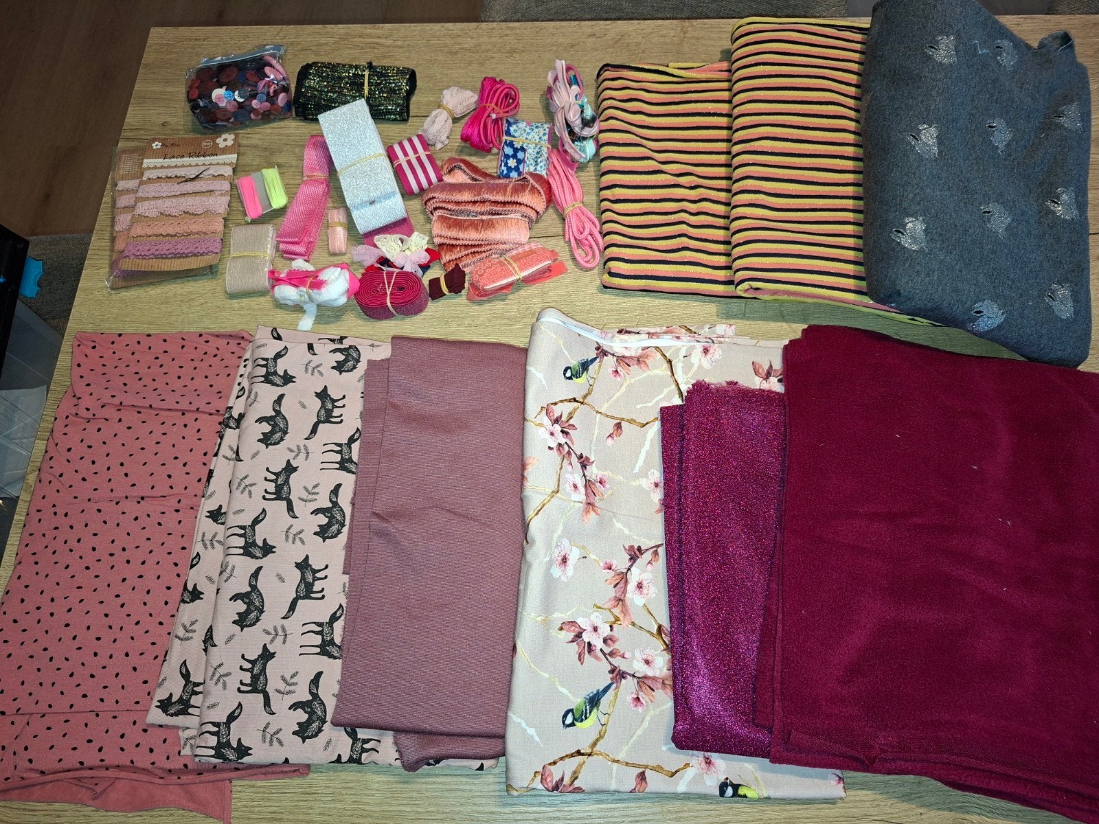 pakket stoffen, Enlèvement ou Envoi, Rose