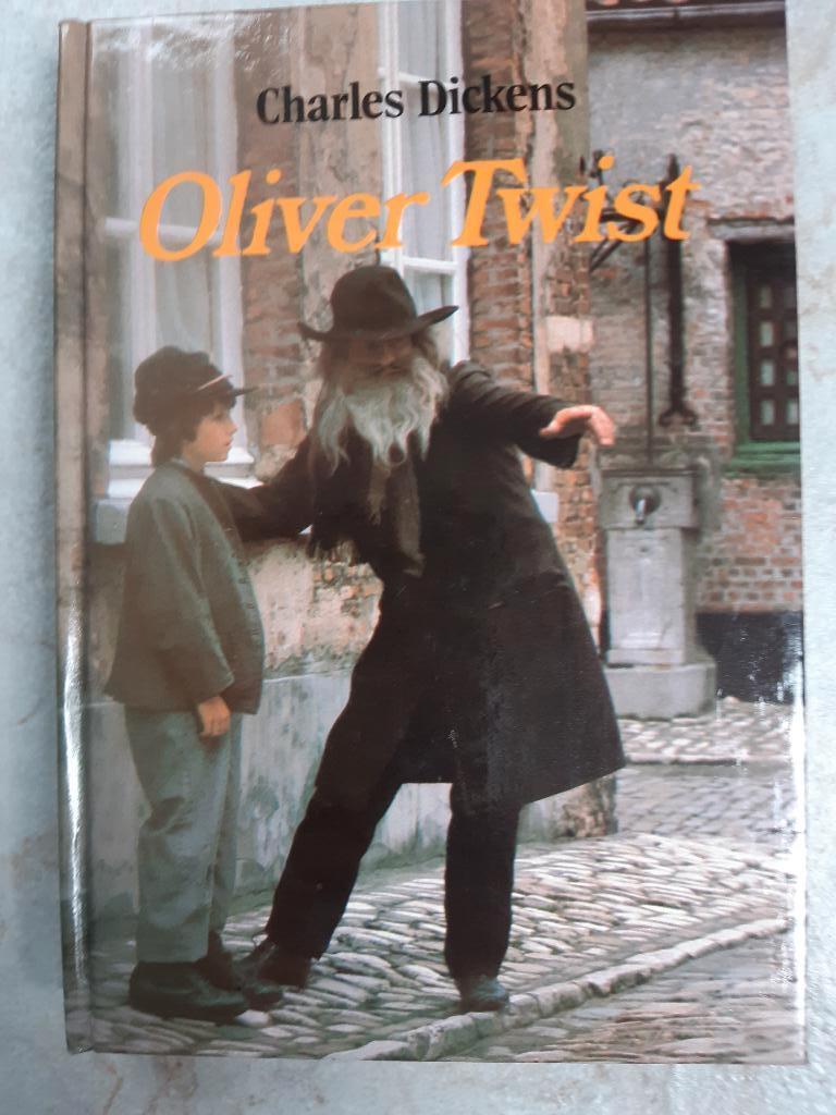 Oliver Twist (Charles Dickens), Gelezen, België, Ophalen of Verzenden, Charles Dickens