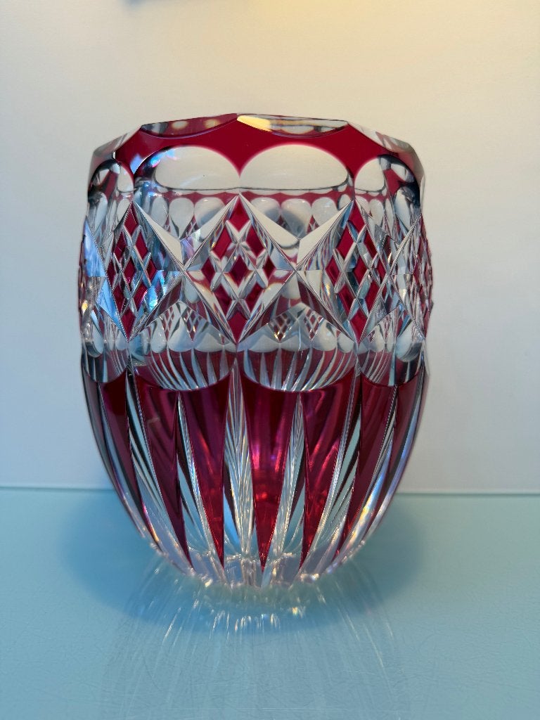 Vase en cristal rubis Val St Lambert, Fait main, Enlèvement ou Envoi, Autres matériaux, 17 cm