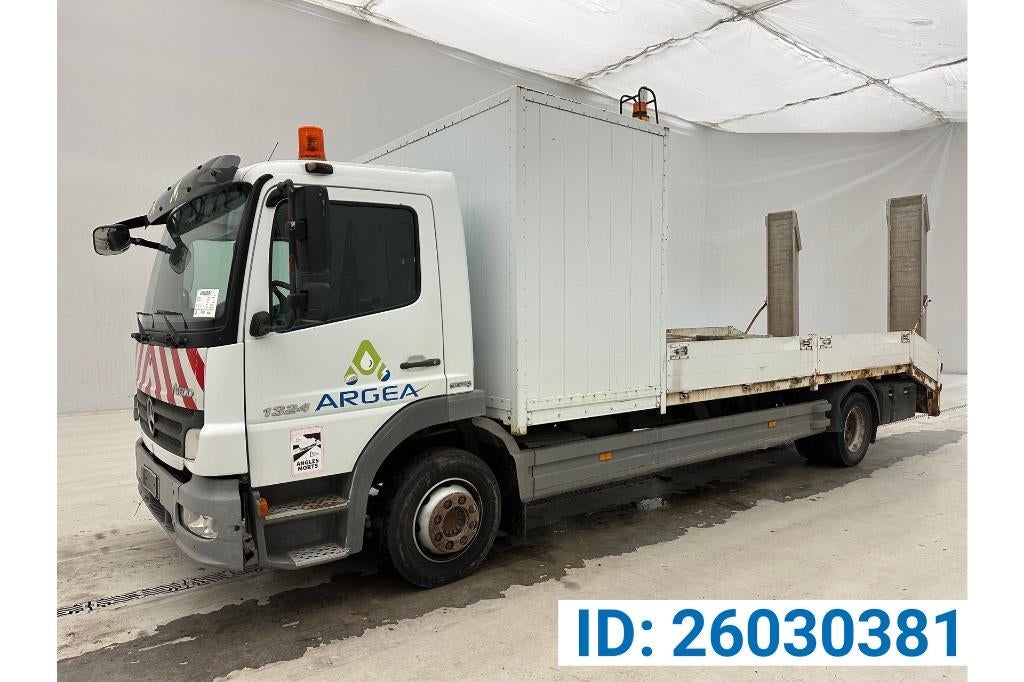 Mercedes Atego 1324 oprijwagen in prima staat bj 2010, Auto's, Vrachtwagens, Bedrijf, Trekhaak, Mercedes-Benz, Diesel, Euro 5