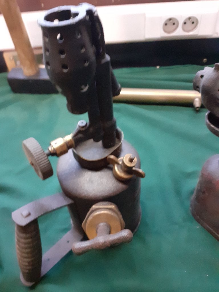 koperen petroleumbrander nr 3 Vertikaal, Enlèvement, Cuivre