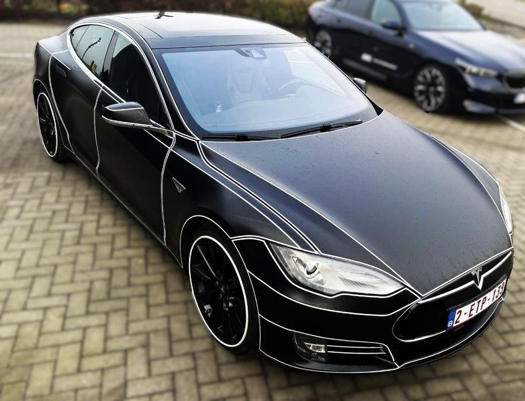 Tesla Model S, Autos, Tesla, Particulier, Model S, Toit ouvrant, Électrique, Berline, 5 portes, Automatique, Blanc, Noir, Propulsion arrière