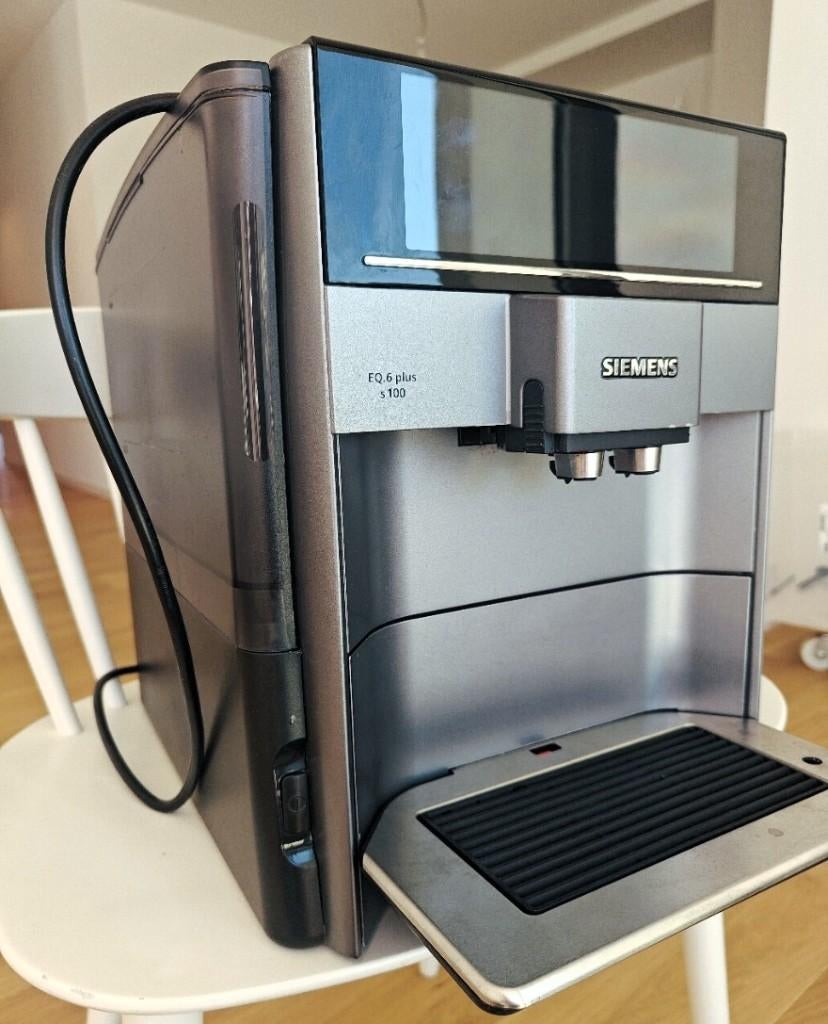 Machine à café Siemens EQ.6 s100, Electroménager, Cafetières, Réservoir d'eau amovible, Café en grains, 2 à 4 tasses, Comme neuf