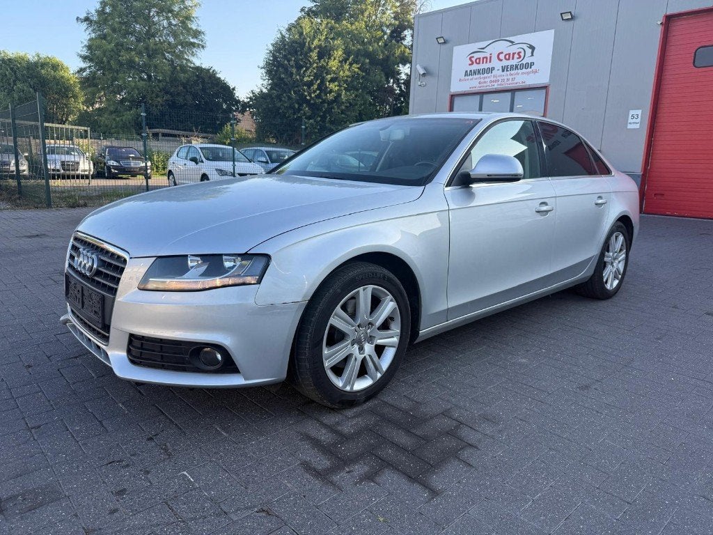 Audi A4 1.8 benzine bouwjaar 2009 146000 km goede staat, Auto's, Audi, Voorwielaandrijving, Euro 5, Stof, 4 cilinders