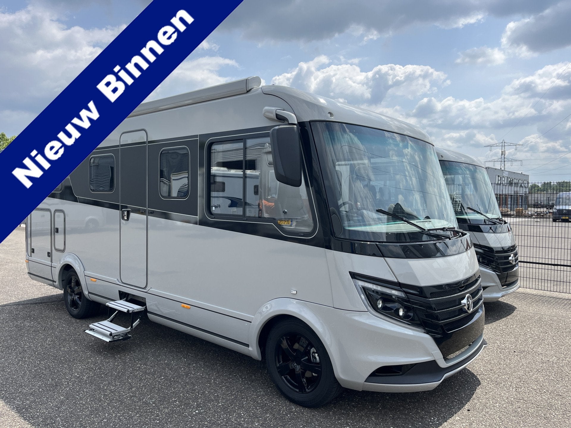 Niesmann+Bischoff iSmove 7.3F 180pk Aut Queensbed Geen Hefbe, Caravans en Kamperen, Mobilhomes, Niesmann+Bischoff, 7 tot 8 meter