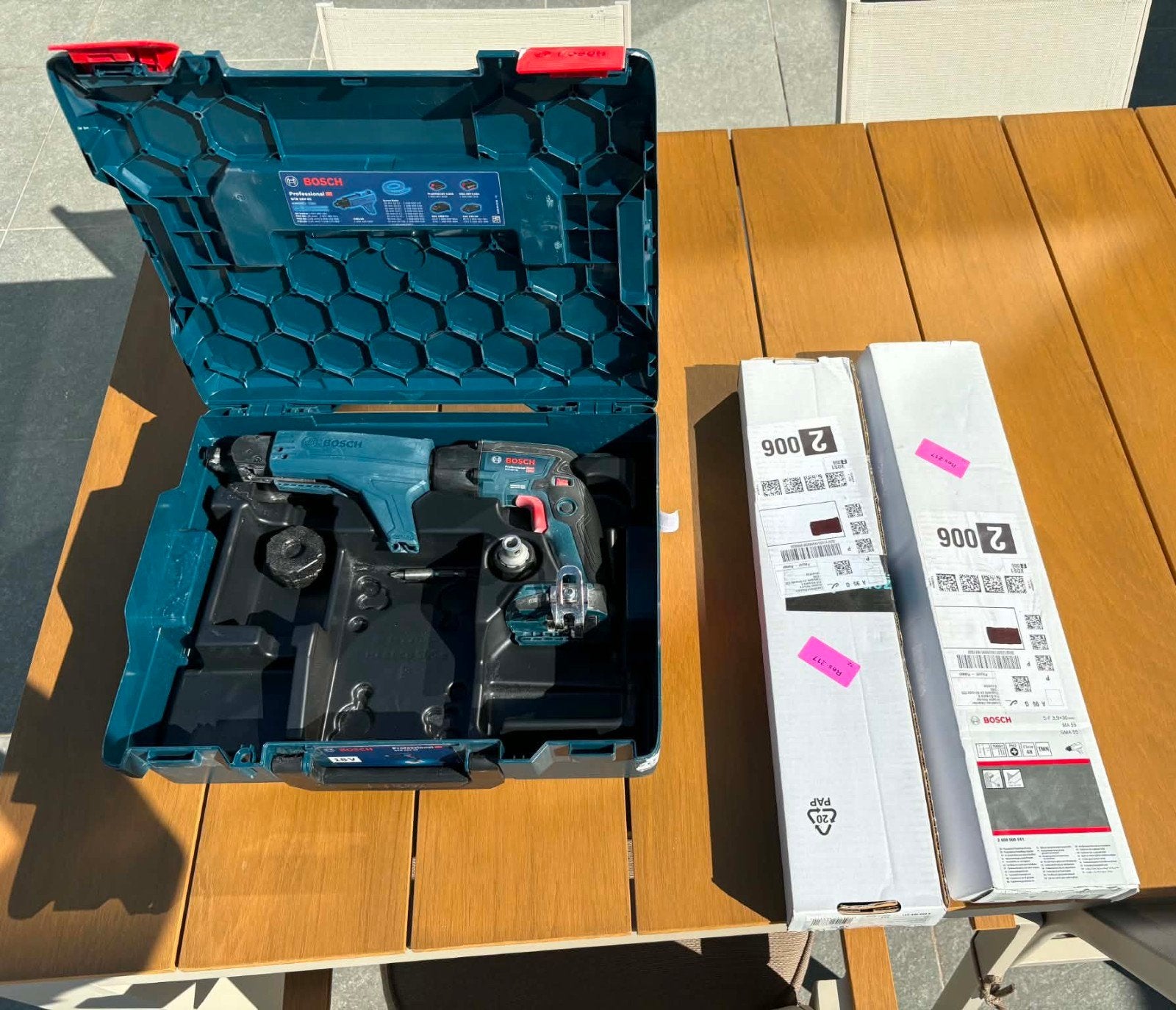 Bosch Professional GTB 18V-45 + GMA 55 + 2.000 schroeven, Ophalen, Zo goed als nieuw, Boor- en Schroefmachine